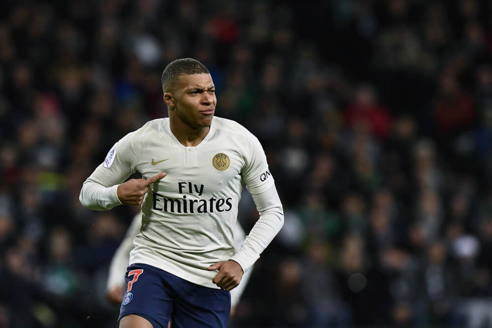 世体: 佩德里孔德回归合练, 奥尔莫单独训练情况待定